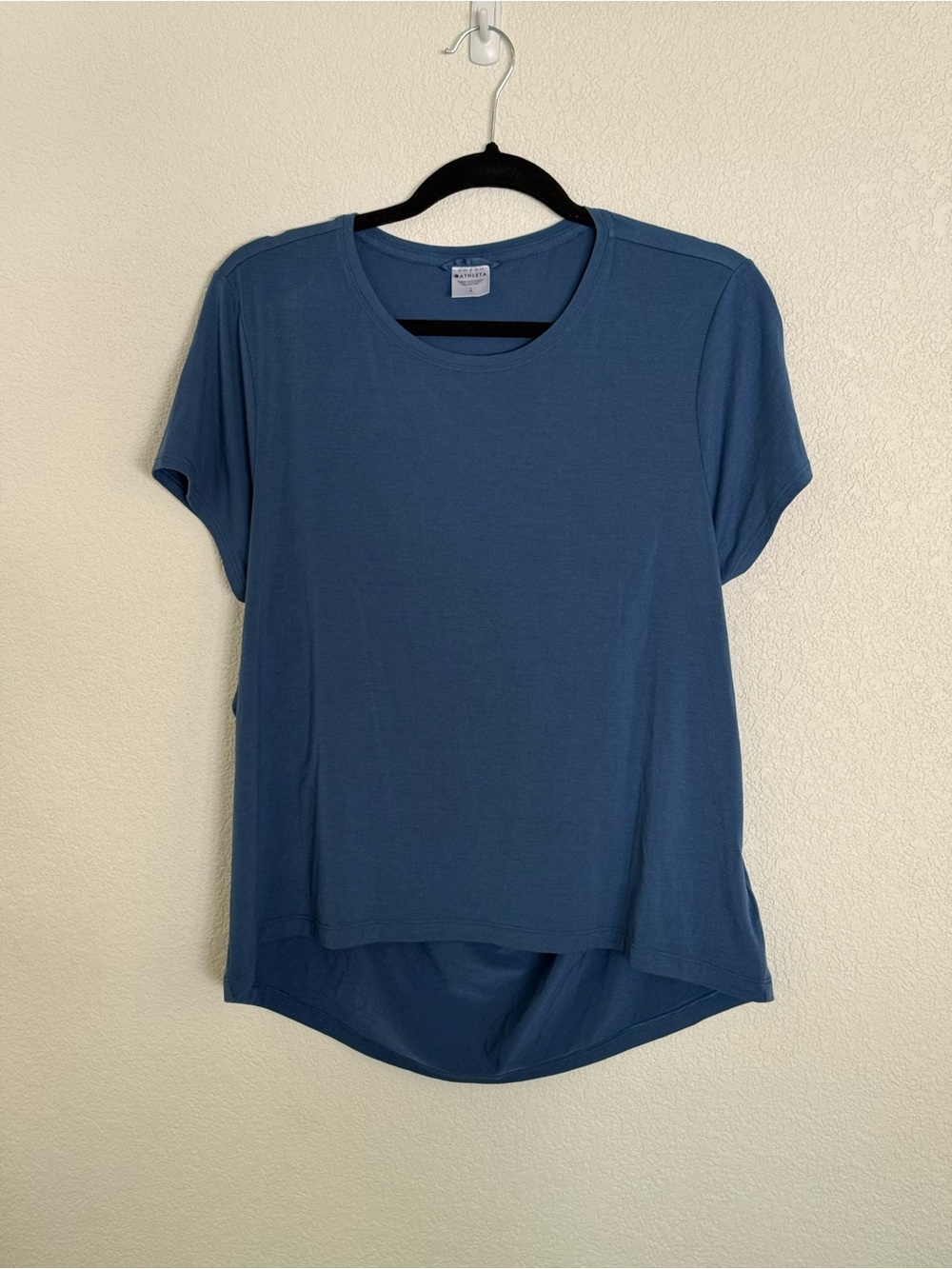 Athleta Air Out Cinch Tee
 Short Sleeve Crewneck Tee in Slate Blue
